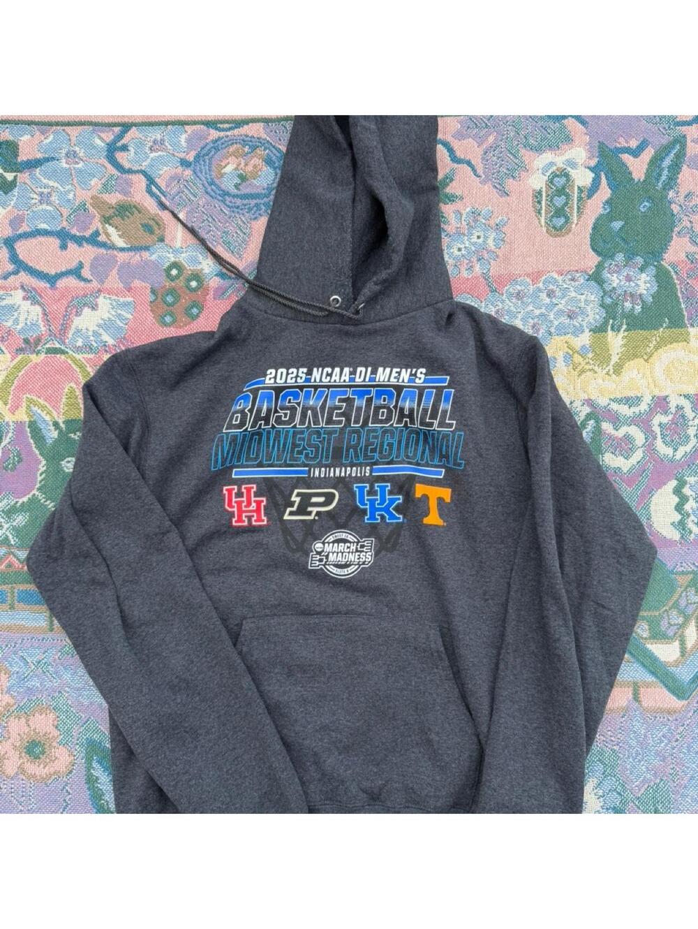 Champion 2025 NCAA Men's Basketball Midwest Regional Hoodie Medium